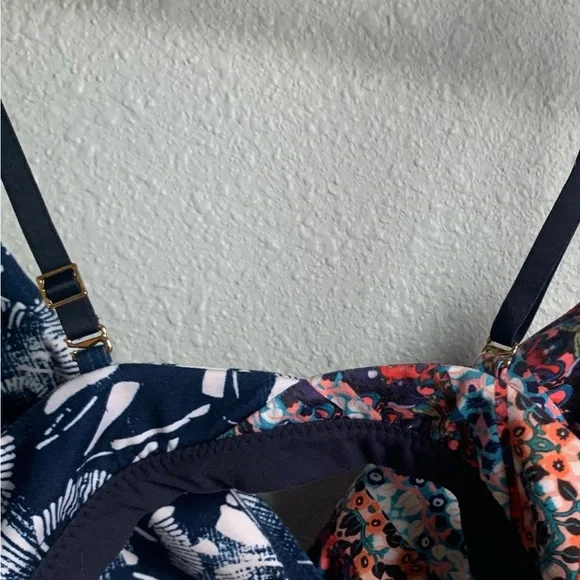 Athleta  “Restore Inhale” Pull Over Flattering Sports Bra - Picture 2 of 3